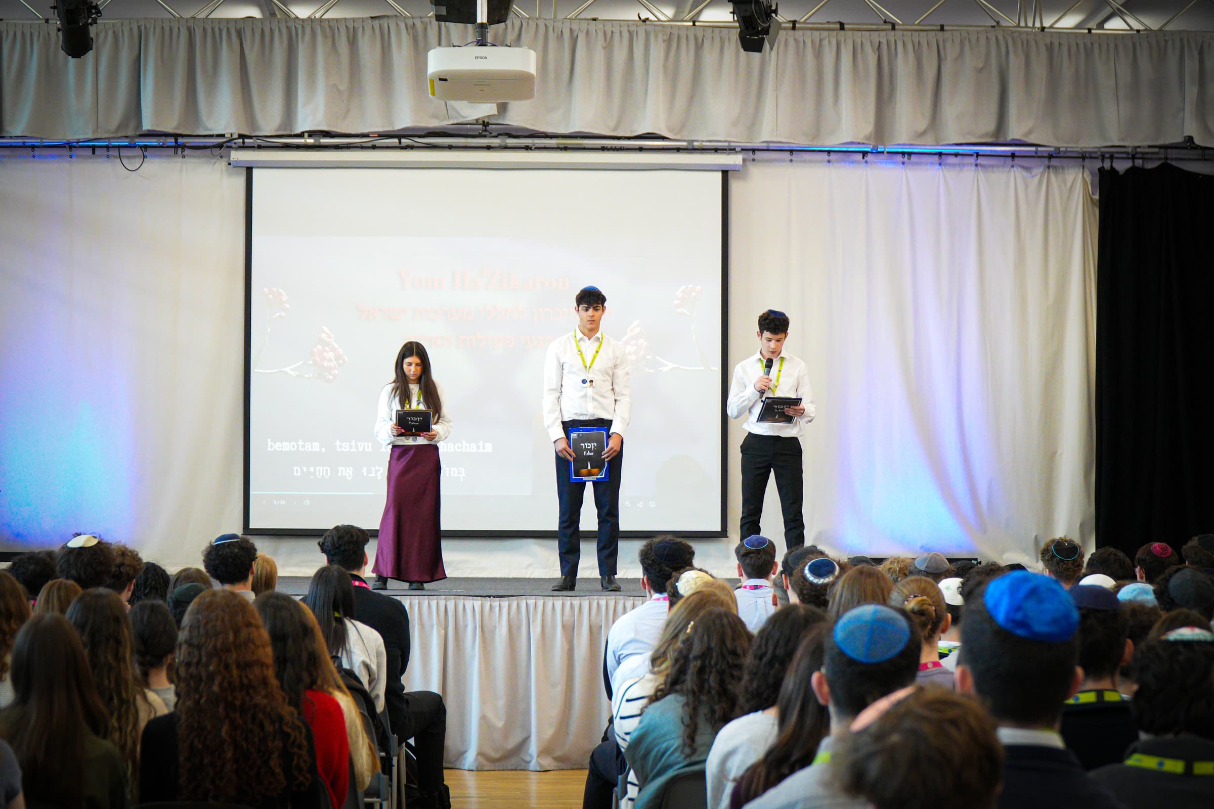 JFS students leading a Yom HaZikaron assembly