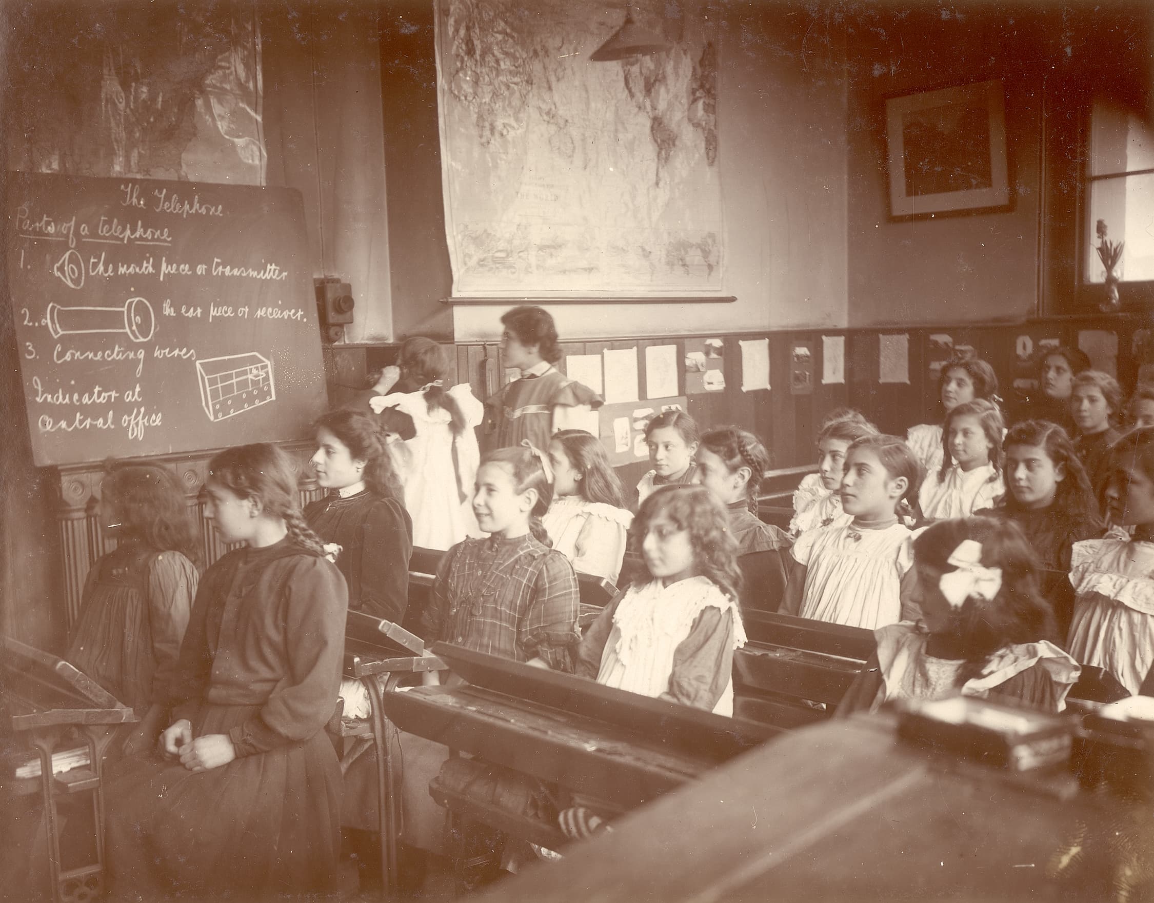 JFS alumni archive - historic science class